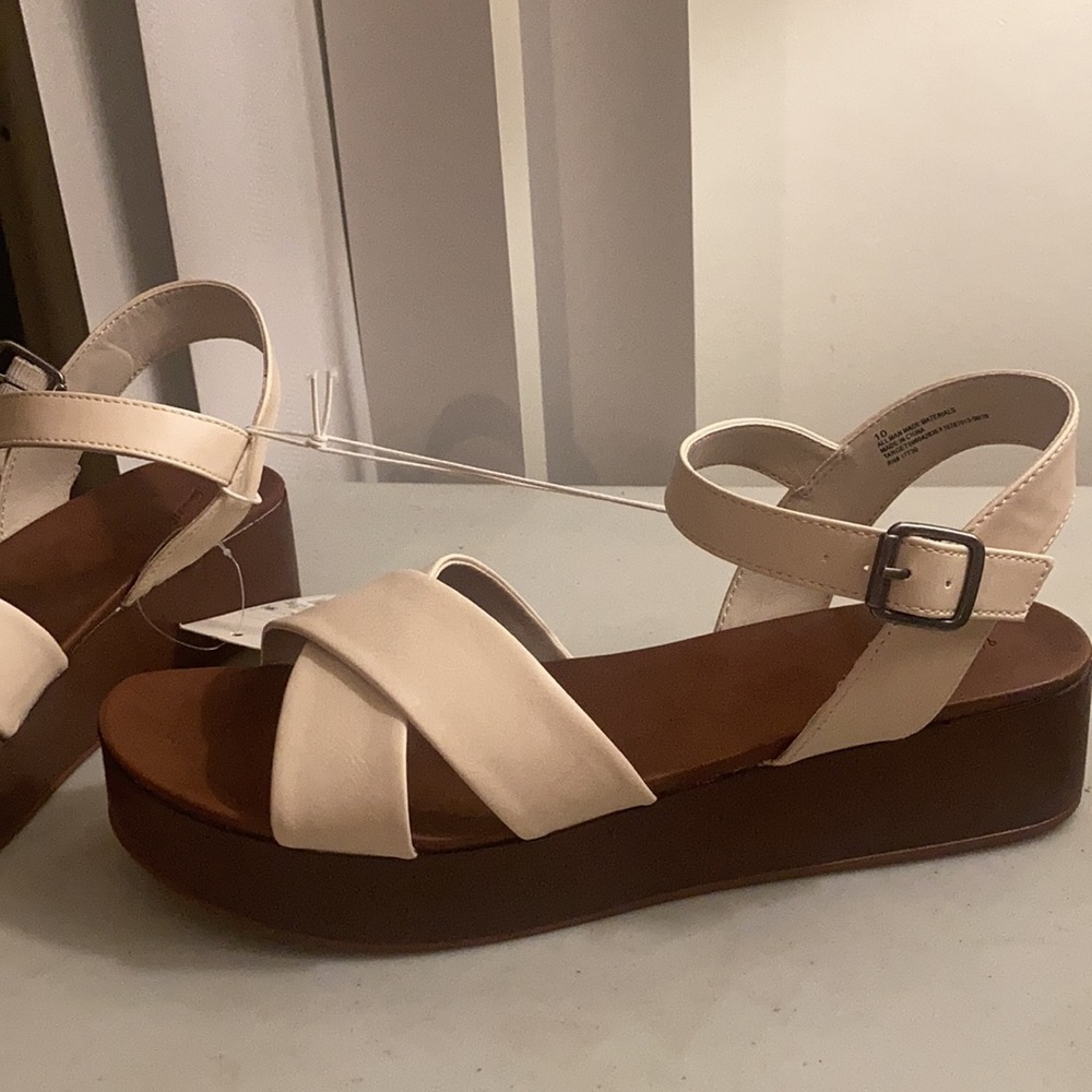 Nwt Universal Thread Goods Co Platform Beige/Brow… - image 3